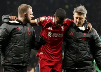 Premier League: Isak Scores for Liverpool Against 10-Man Spurs Before Injury Setback