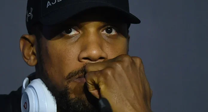 Joshua Returns to UK After Fatal Nigeria Car Crash